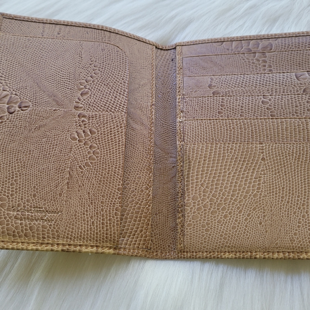 Salvatore Ferragamo Crocodile Embossed Beige Card Case Wallet - Picture 8 of 15